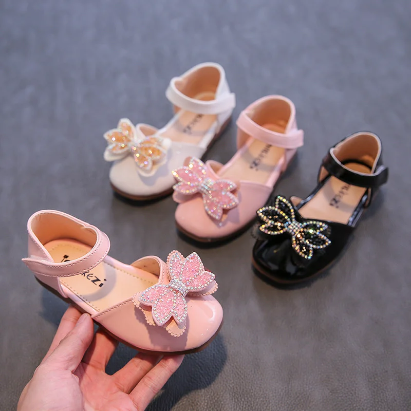 

2022 New Girls Leather Sandals Children Baby Princess Shoes Glow Bowknot Diamond Single Shoes Kids Dance Shoes Summer 1-6 Years
