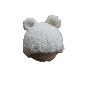 Шапка для новорожденных с ушками и медведем