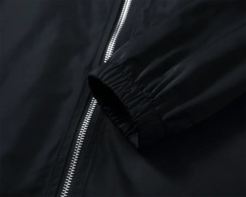 ветровка Изготовлен из материалов GORE-TEX Pro и N40p-X он водонепроницаем ветрозащитен