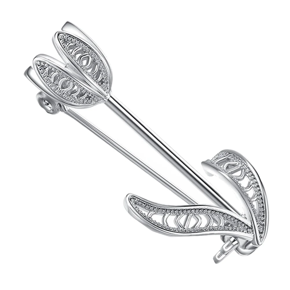 

1Pc Creative Breastpin Personality Brooch Fashionable Clothing Pin (White)