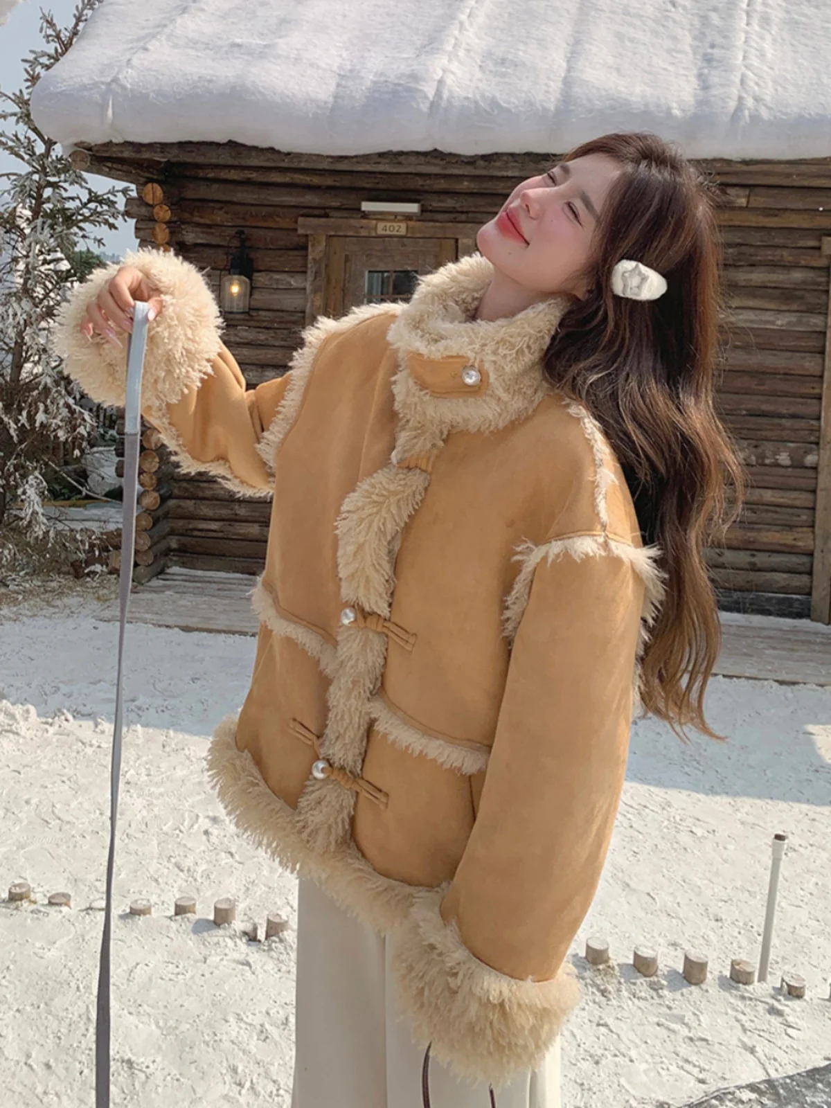 Верхняя одежда из овечьей шерсти цвета хаки женская зимняя короткая куртка 2024