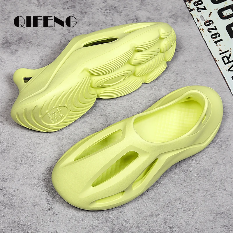 

2022 Summer Mens Casual Sandals Fashion Beach Shoes Fashion Water Shoes Anti Slippery Women Sandals Light Trendy Aqua Shoes Boys