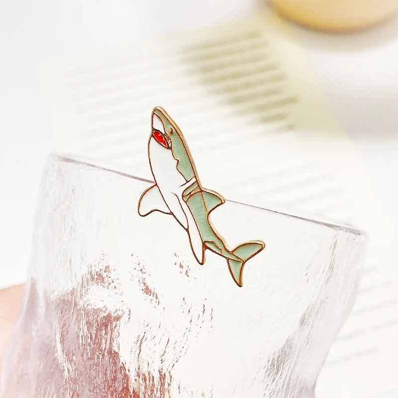 

Souvenir gift for friends Marine creature Shark enamel brooch badge