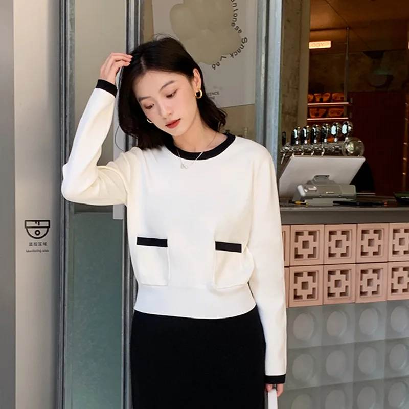 Женский свитер с карманами и круглым вырезом в стиле 90-х