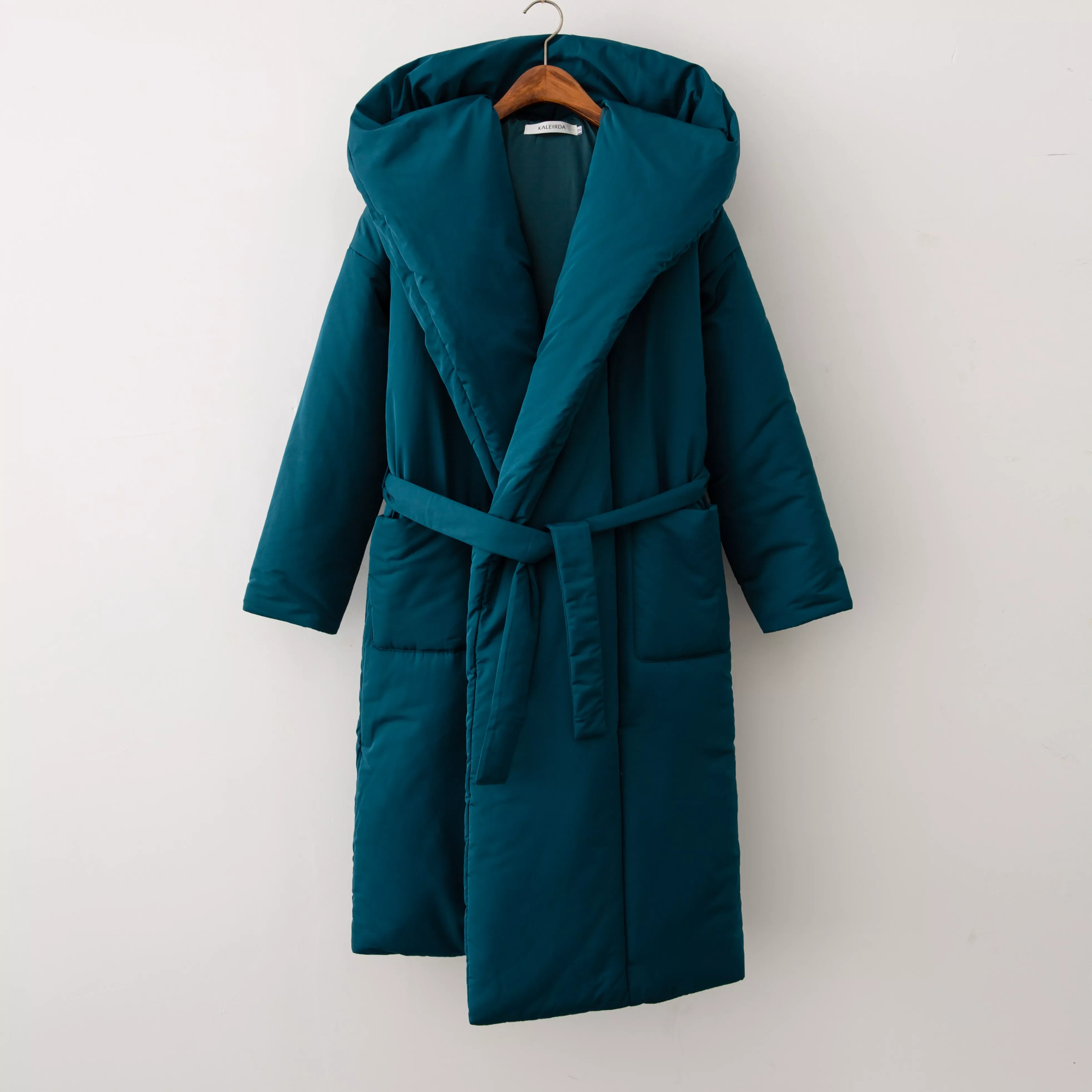 2022New Women Winter Jacket coat Stylish Thick Warm fluff Long Parka Female  water proof outerware coat New Hot