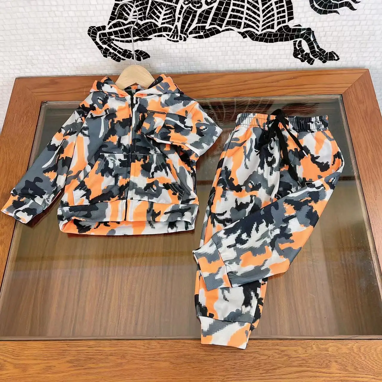 

Popular children's clothing 2022 early autumn new boy camouflage clothing zipper hooded cardigan with sports trousers, fashion s