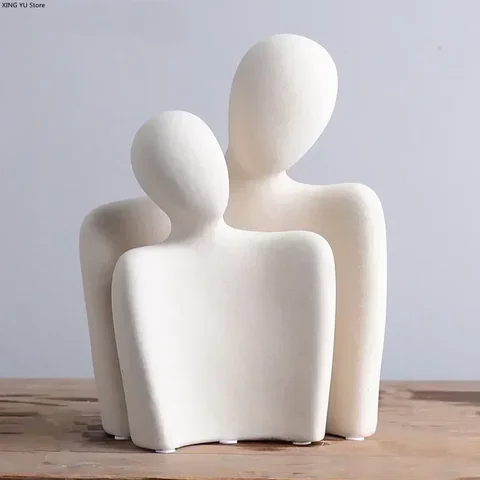 Керамическая статуя обнимающей пары LISM