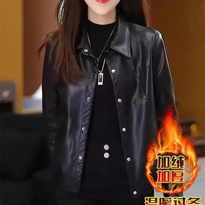 Женское кожаное пальто черная свободная утепленная куртка для осени и зимы 2023