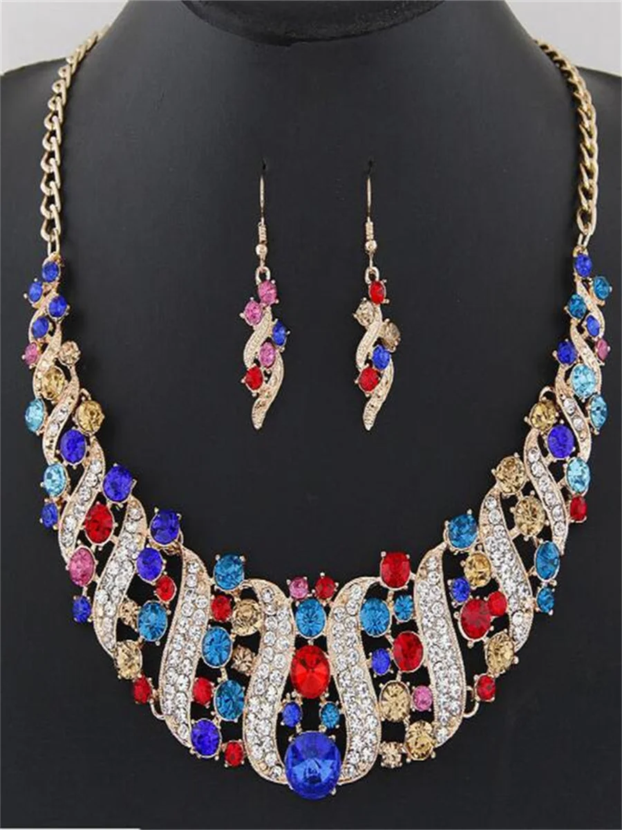 

Exaggerated fashion gem metal geometry flash imitation necklace earrings set High-grade alloy jewelry accessories for woman