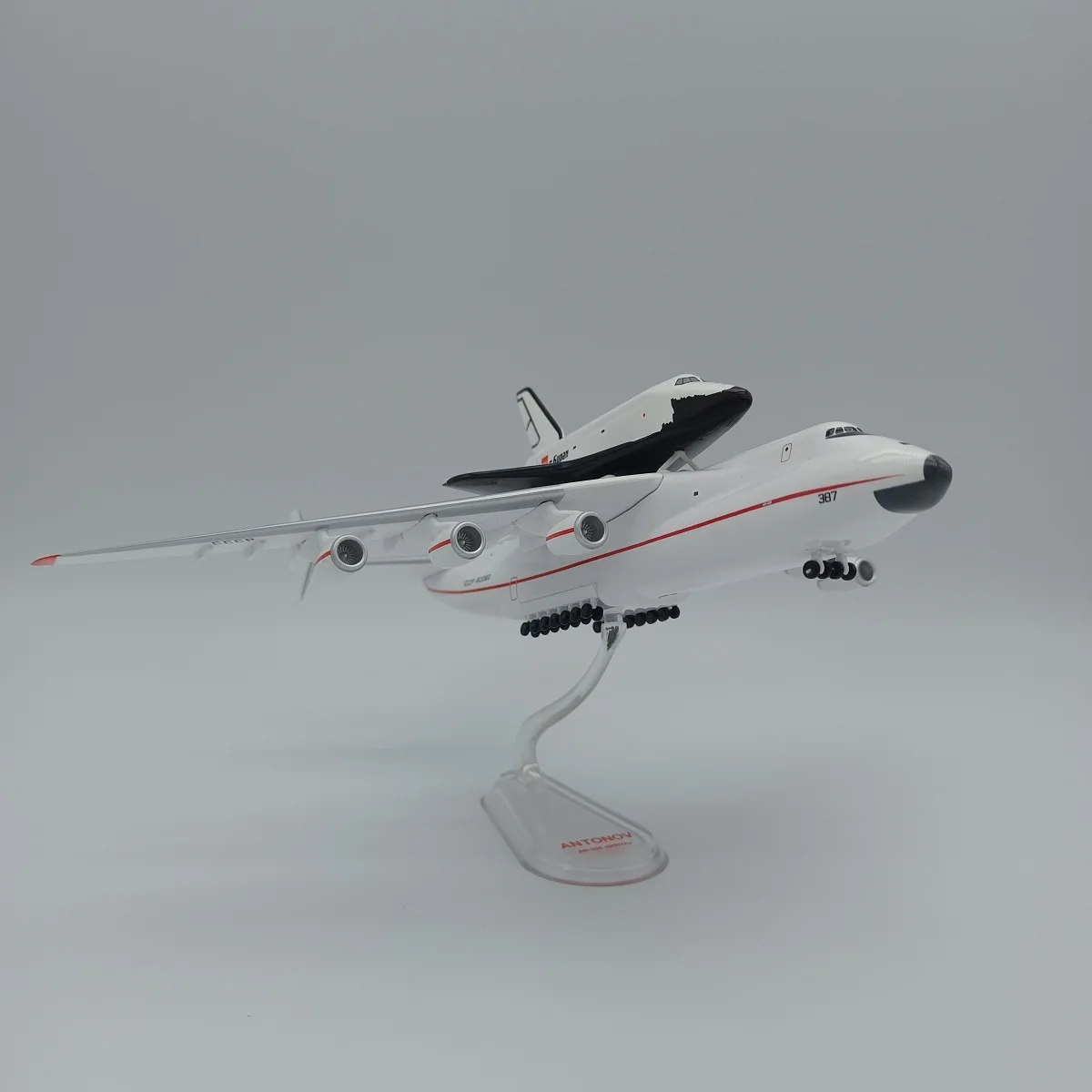 Модель летательного аппарата 1/400 года анторов ан225