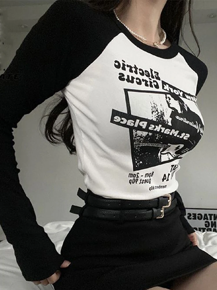 

Женская Винтажная футболка в стиле 90-х с графическим принтом, весенний хлопковый кроп-топ с длинным рукавом, корейская мода, в стиле ретро, в стиле пэчворк, приталенная уличная одежда Y2k