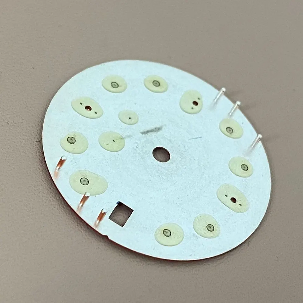 S Stud Sunpattern 28.5mm Watch Dial 007 Modified Dial Green Luminous Suitable for NH35 Movement