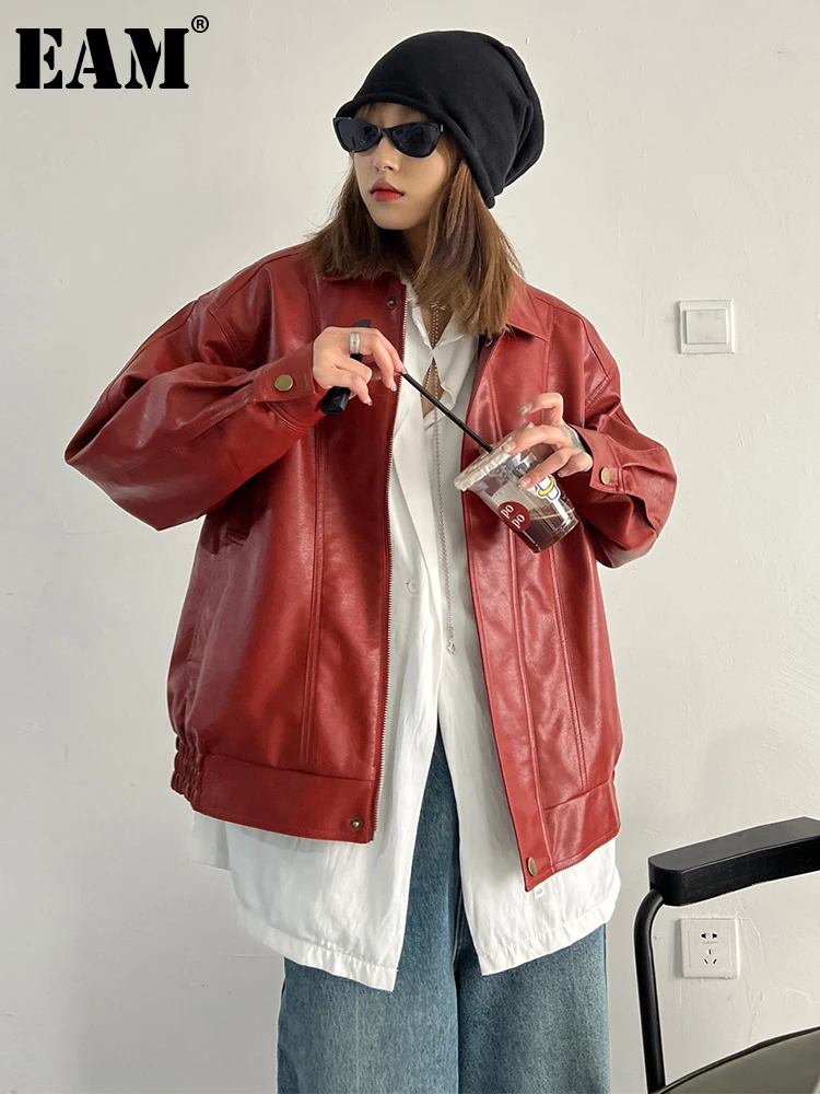 

[EAM] Свободная красная повседневная куртка из искусственной кожи большого размера, Новое Женское пальто с длинными рукавами и отворотом, модная демисезонная 2023 1DF2805