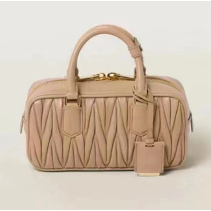 

Brand Designer Versatile Pleated Boston Handbag Fashion Solid Color Shoulderbag For Women Simple Pillow Crossbody Bag Autumn New
