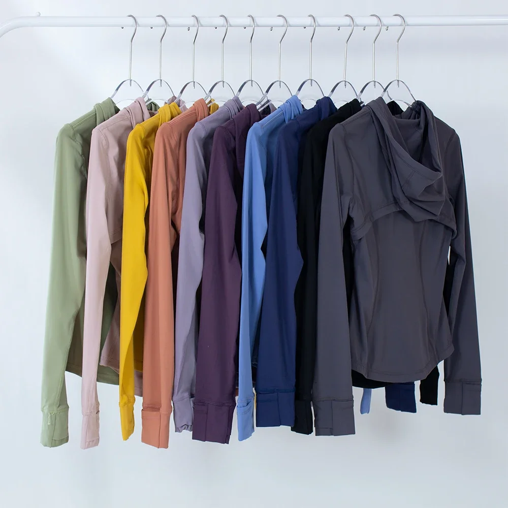 Рисунок 2 - Женская куртка для йоги Lulu