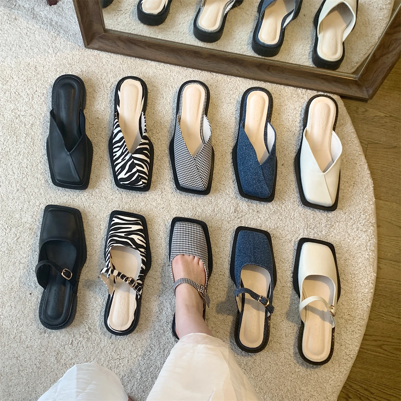 

Женские босоножки на низком каблуке, с квадратным носком, без застежки