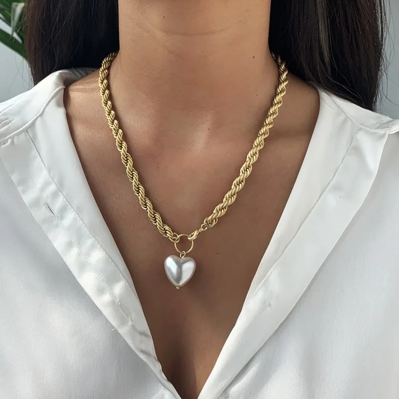 

Baroque Pearl Thick Chain Necklace 2021 New Heart Pendant Statement Necklace for Women Girls Gift Collier Femme Jewelry
