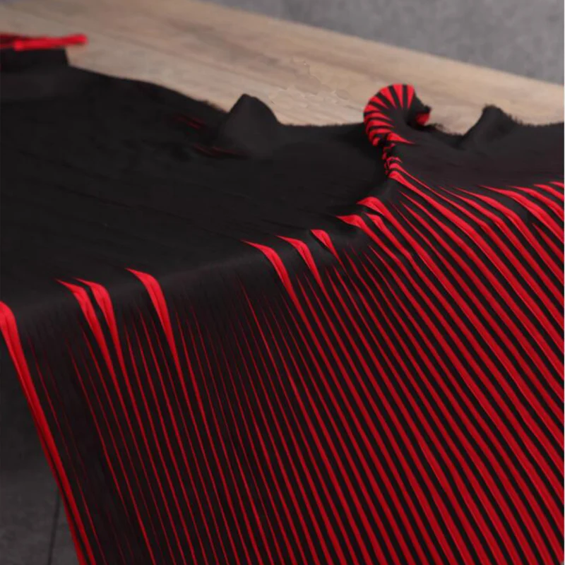 Женская плиссированная полосатая шифоновая ткань гладкое ощущение платье с