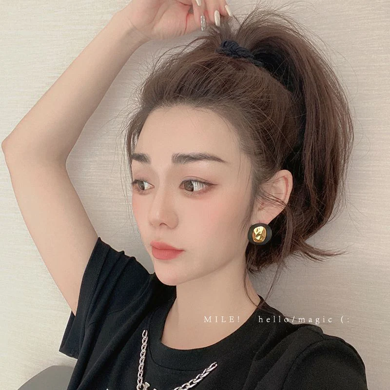 

Vintage Hit Color Women Earrings French Luxury Fashion All-match Irregular Jewelry Accessories Daily Birthday Party Dating Black
