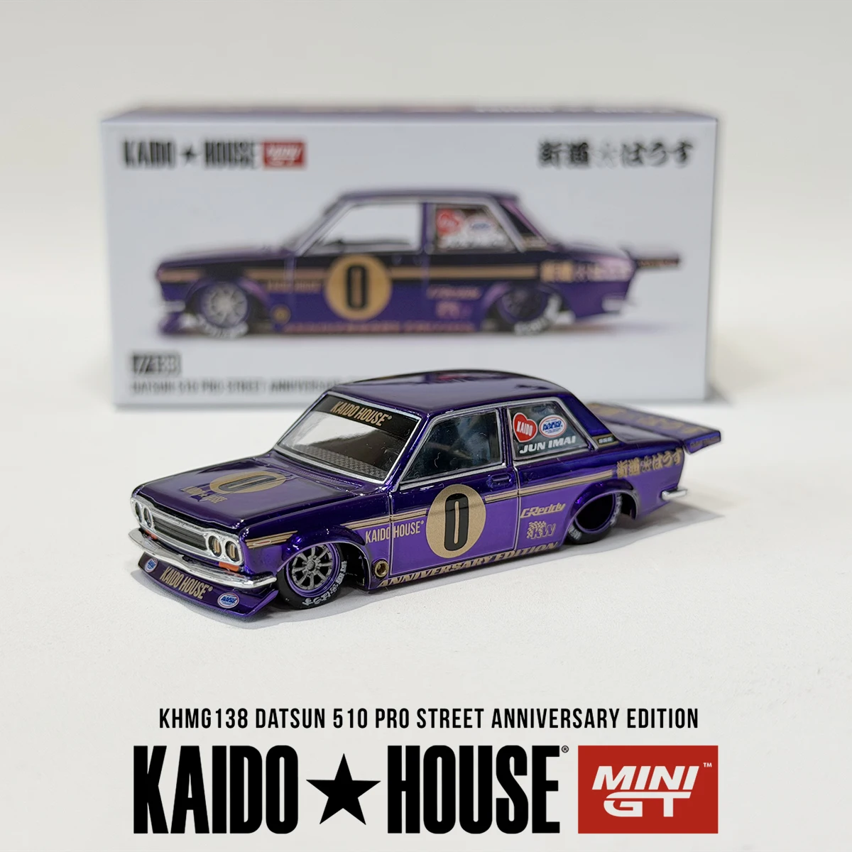 Фото В наличии: Коллекционная модель автомобиля Kaido House 1:64, винтажный JDM классический седан KHMG138 Datsun 510 Widebody с открывающимся капотом и детализированным двигателем, литая под давлением. №4
