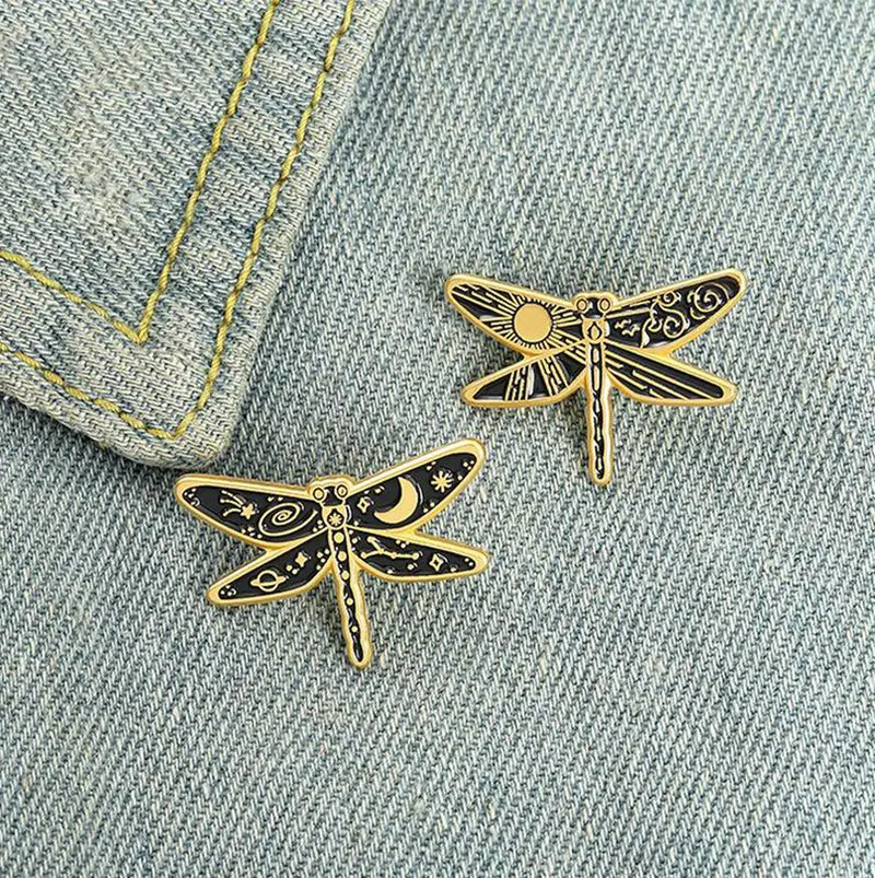Эмалированные значки с изображением солнца Луны стрекозы под заказ для дня и