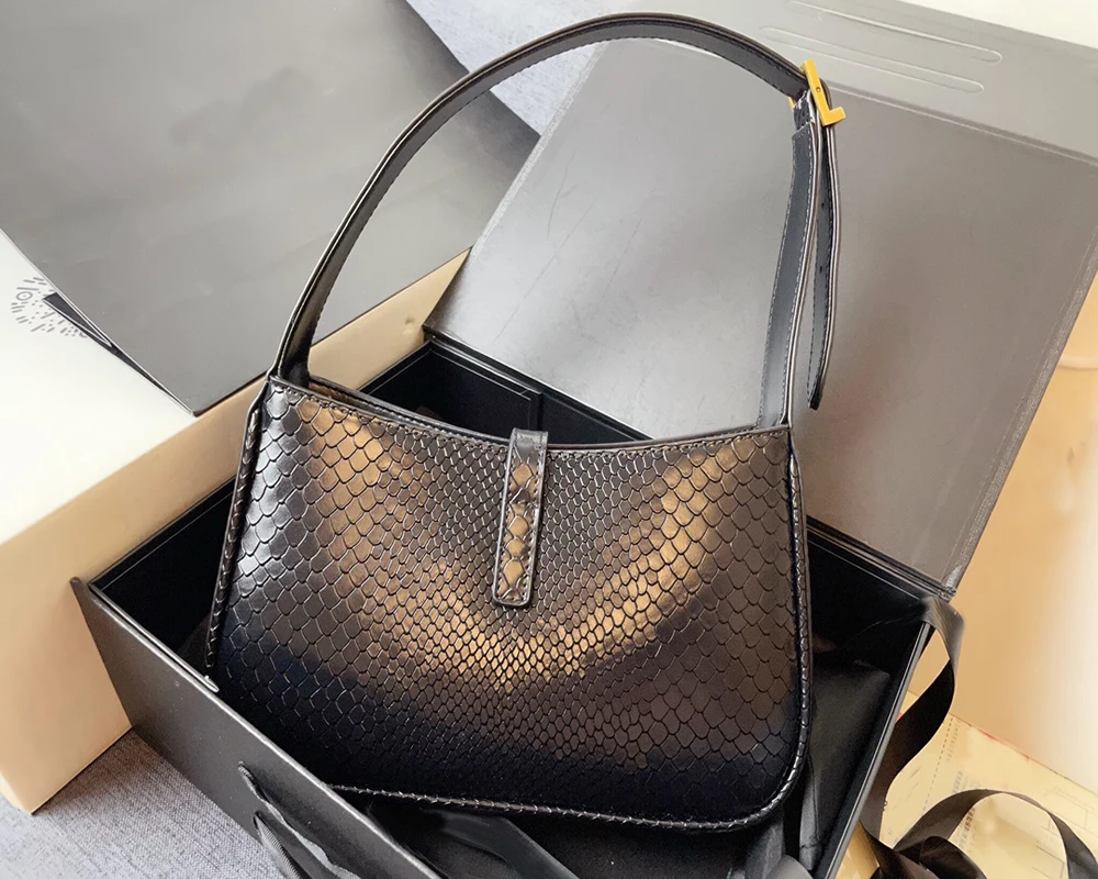 2022 classic luxury women's bag one-shoulder handbag brand fashion cowhide designer bag of good quality women's bag 5 2022 classic luxury women's bag one-shoulder handbag brand fashion cowhide designer bag of good quality women's bag 5