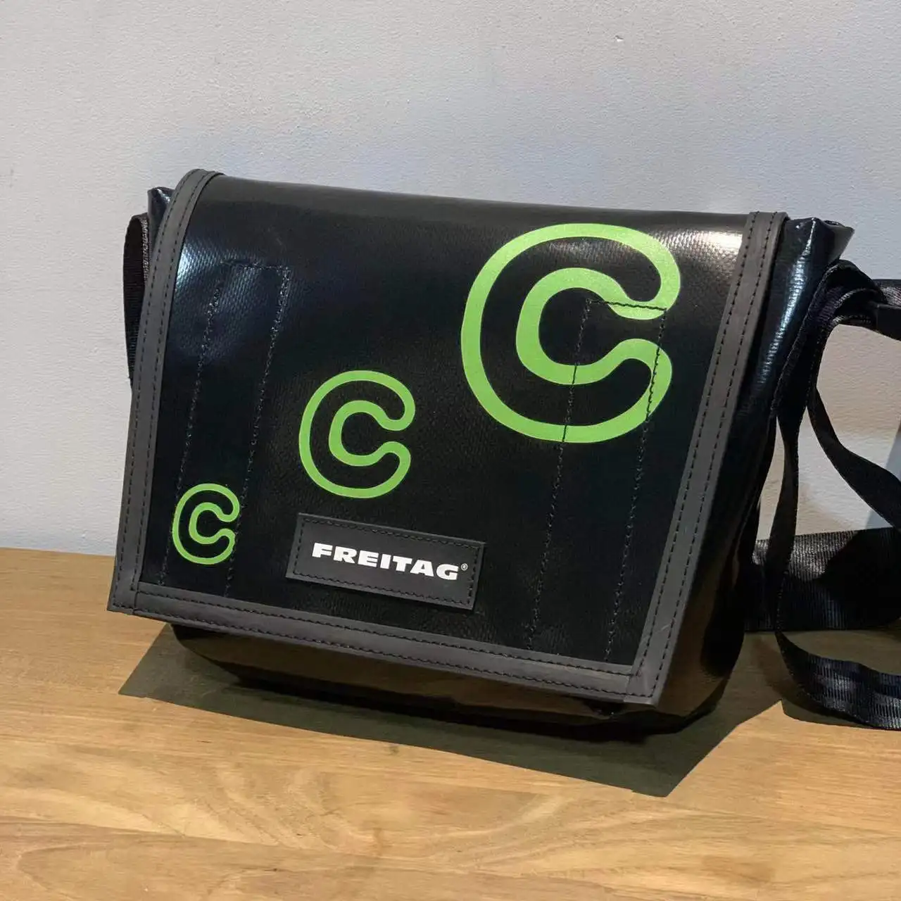 FREITAG F11 LASSIE Messenger Bag Backpack Switzerland Snvironmental Trend Bag Leisure Fashion Men And Women Outdoor Waterproof T