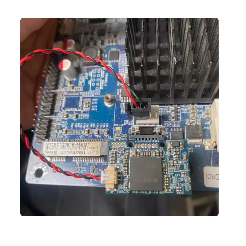 Фото 64G SATA DOM Disk 90 °   Вертикальный промышленный твердотельный накопитель для встраиваемых устройств №3
