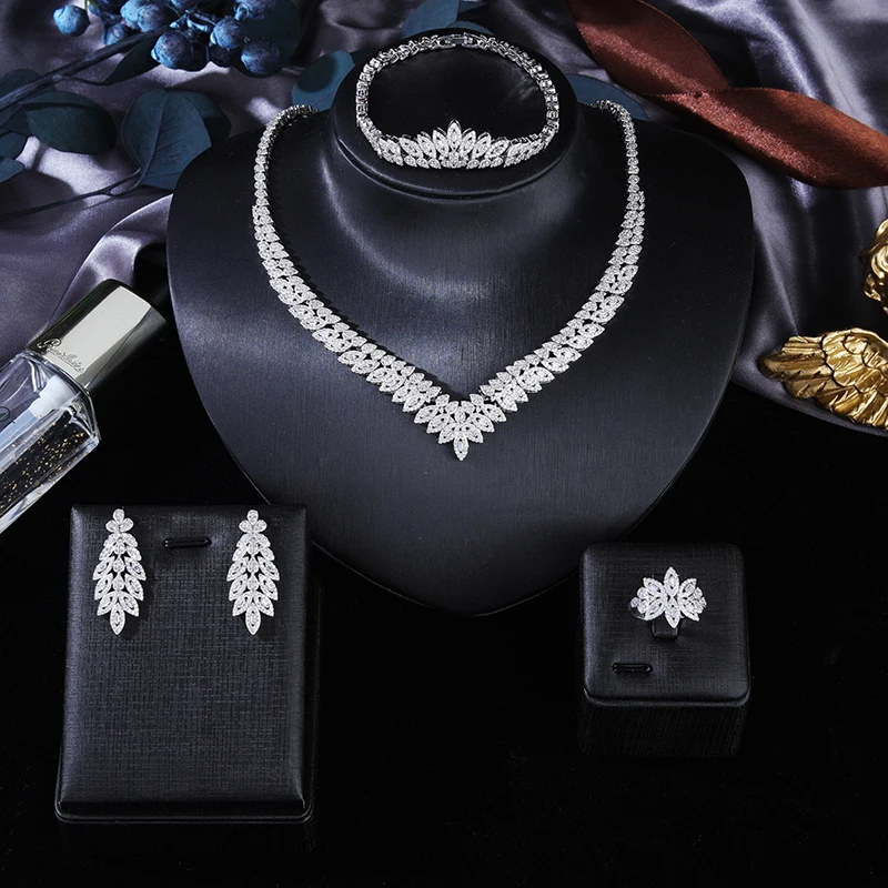 

Luxury Bridal Jewelry Set Women's Luxury Romantic Necklace Light Luxury Earrings Wedding Dress Bridal Fashion Simple
