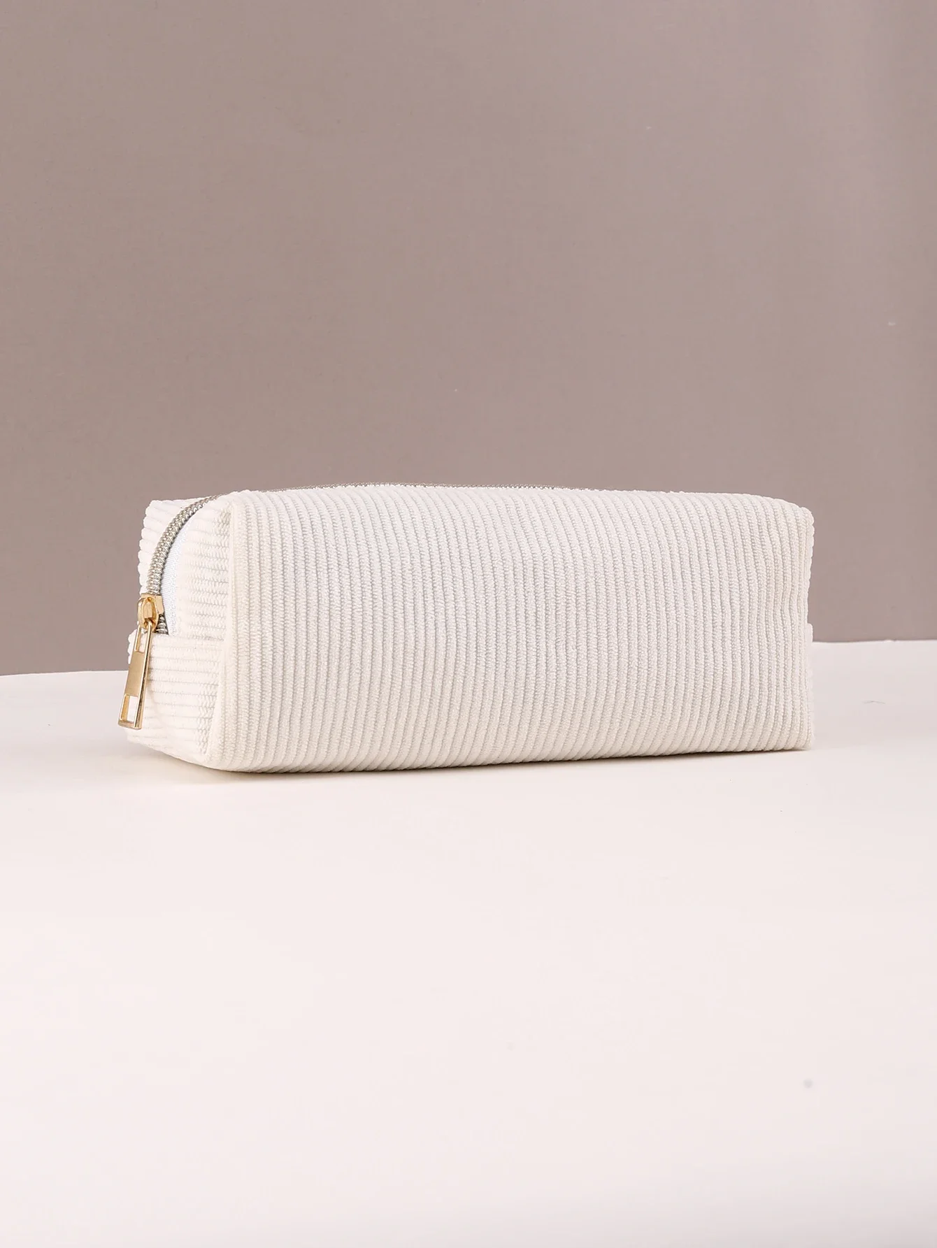 

Вельветовый пенал BH421