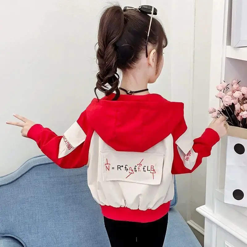 

Демисезонная спортивная куртка с капюшоном для девочек, на возраст 12 лет