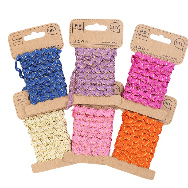 Золотая волнистая лента с кружевной отделкой 5 м 10 мм корсажная для банта декор