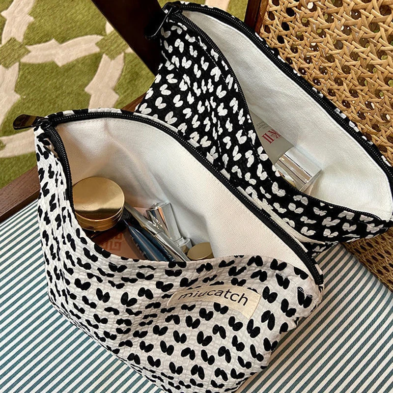 

Stylish Print Love Heart Multi-use Traveler Organizer Cosmetic Bag Makeup for Women Travel Toiletry Bag Accessories Organizer