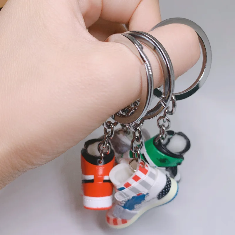 

2022 5CM Creative 3D Mini Winged Basketball Shoes Three-dimensional Model Keychain Sports Shoe Lovers Souvenir Keyring Year Gift