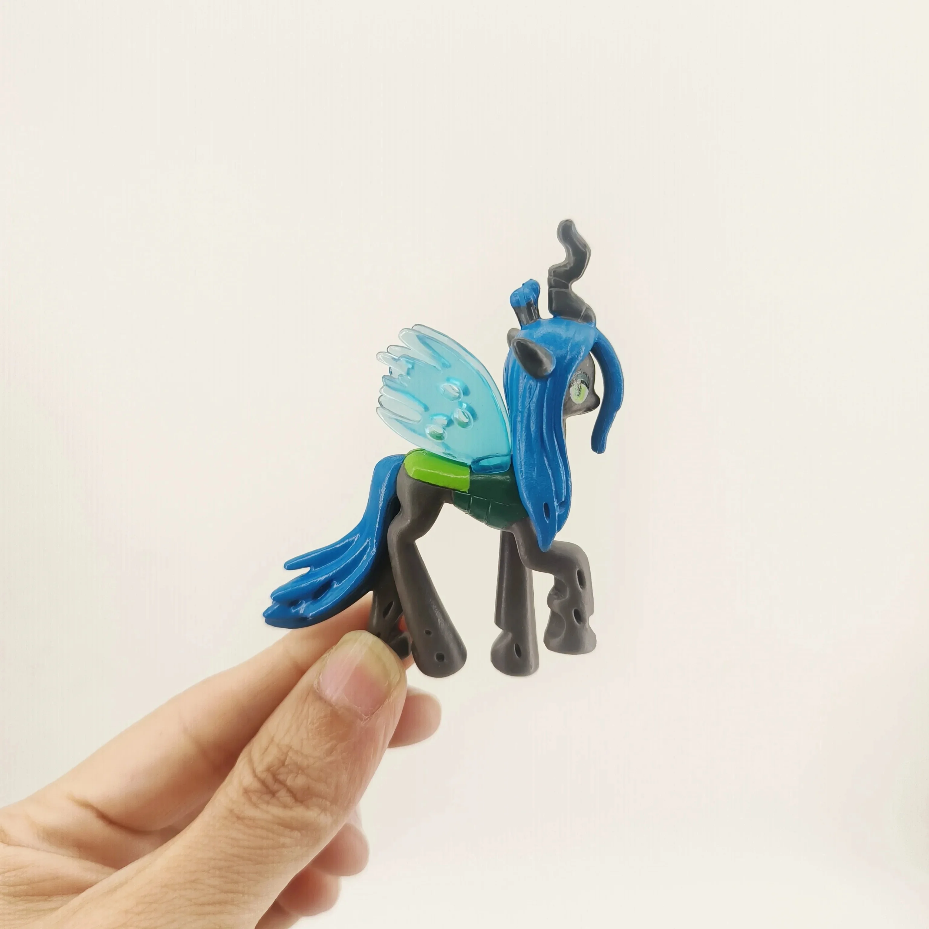 Фото Редкая фигурка маленькой лошадки Queen Chrysalis, ПВХ, 6,5 см, аниме-фигурки, мультяшная модель питомца, коллекционная кукла, подарок, игрушка №5