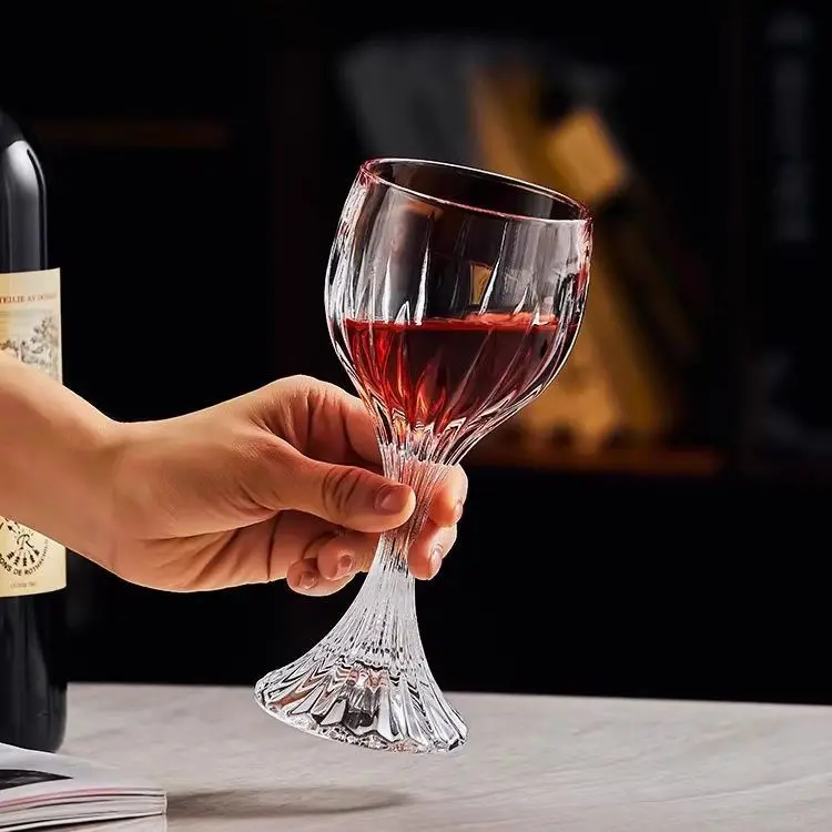 

Хрустальный бокал для шампанского