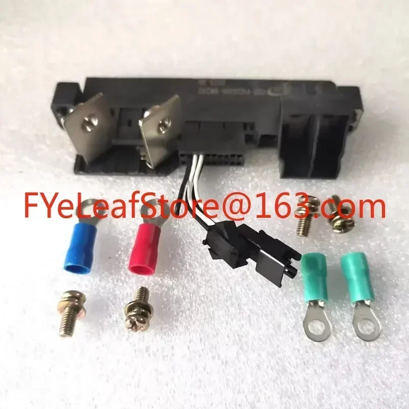 Задняя вилка розетки ввода и вывода R4875 R4875G1 R4875G5