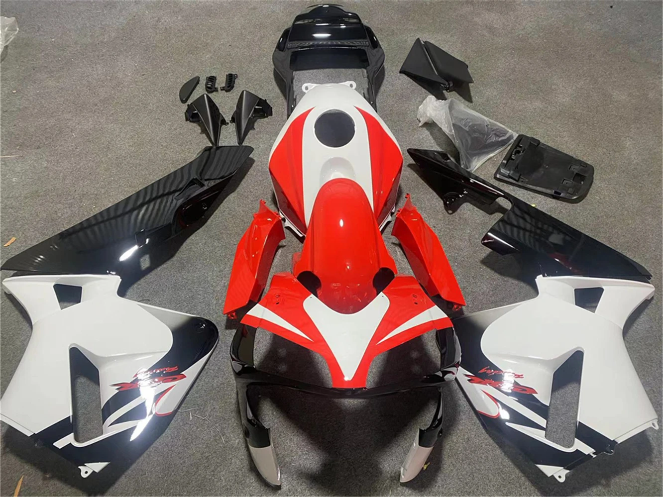 

Обтекатель для мотоцикла подходит для CBR600RR 2003 2004 F5 03 04 обтекатель красного и белого цвета