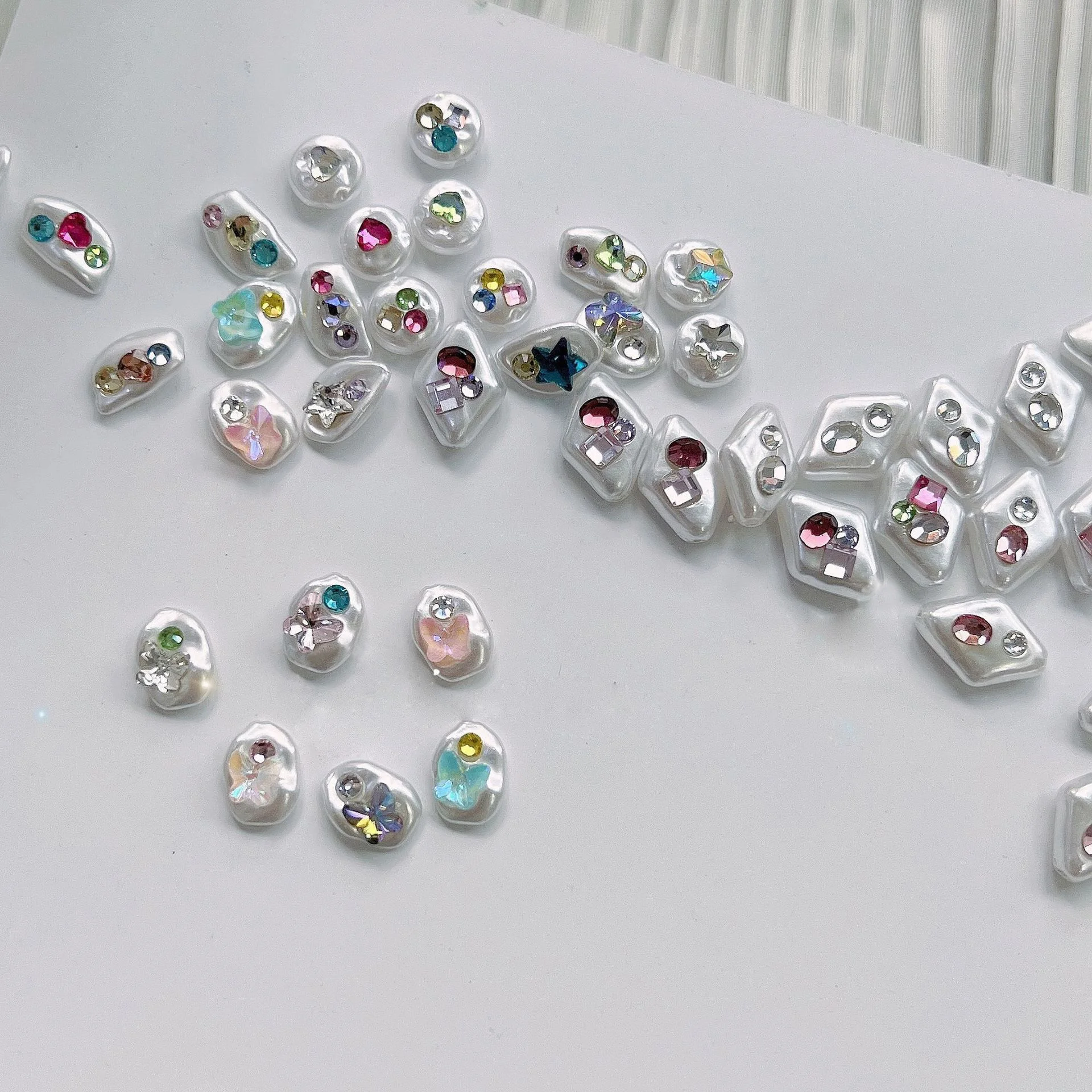 

5 шт., инкрустированные блестящими бриллиантами жемчужины в стиле барокко