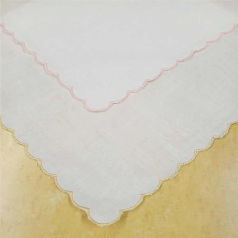 

Set of 1 Table Cloths 90*90 CM White Cotton Placemats With Embroidered Color Scallop edges For Elegant Lunch Or Dinner