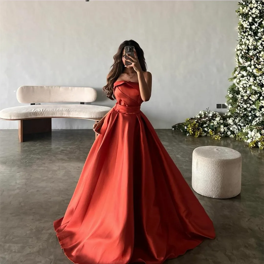 

Vintage Long Strapless Satin Prom Dresses With Pockets A-Line Wedding Guest Dress Watteau Train Formal Evening Dress for Women