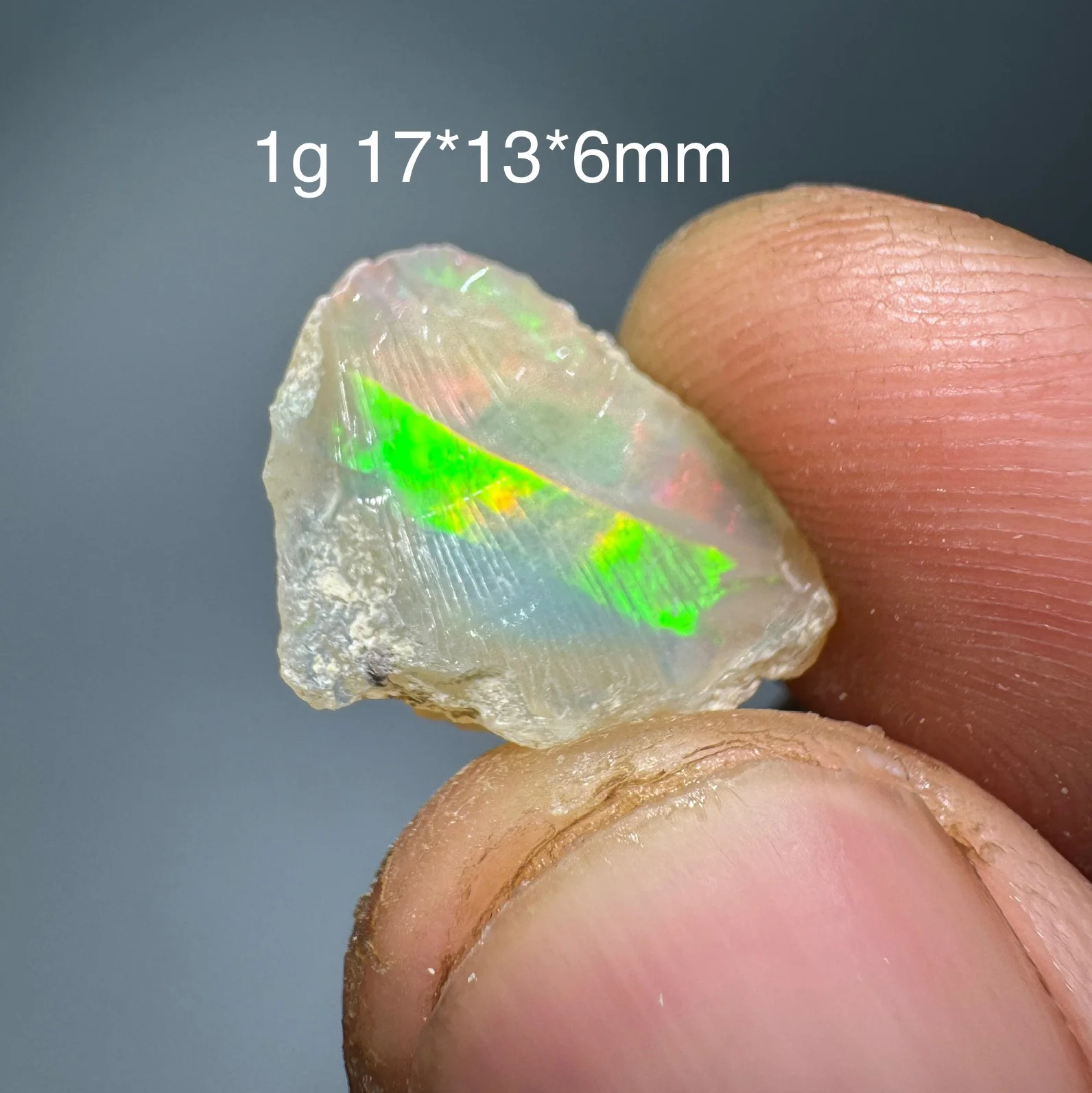 

Красный опал из Эфиопии