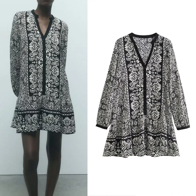 

Женское короткое платье с принтом, V-образным вырезом и пуговицами