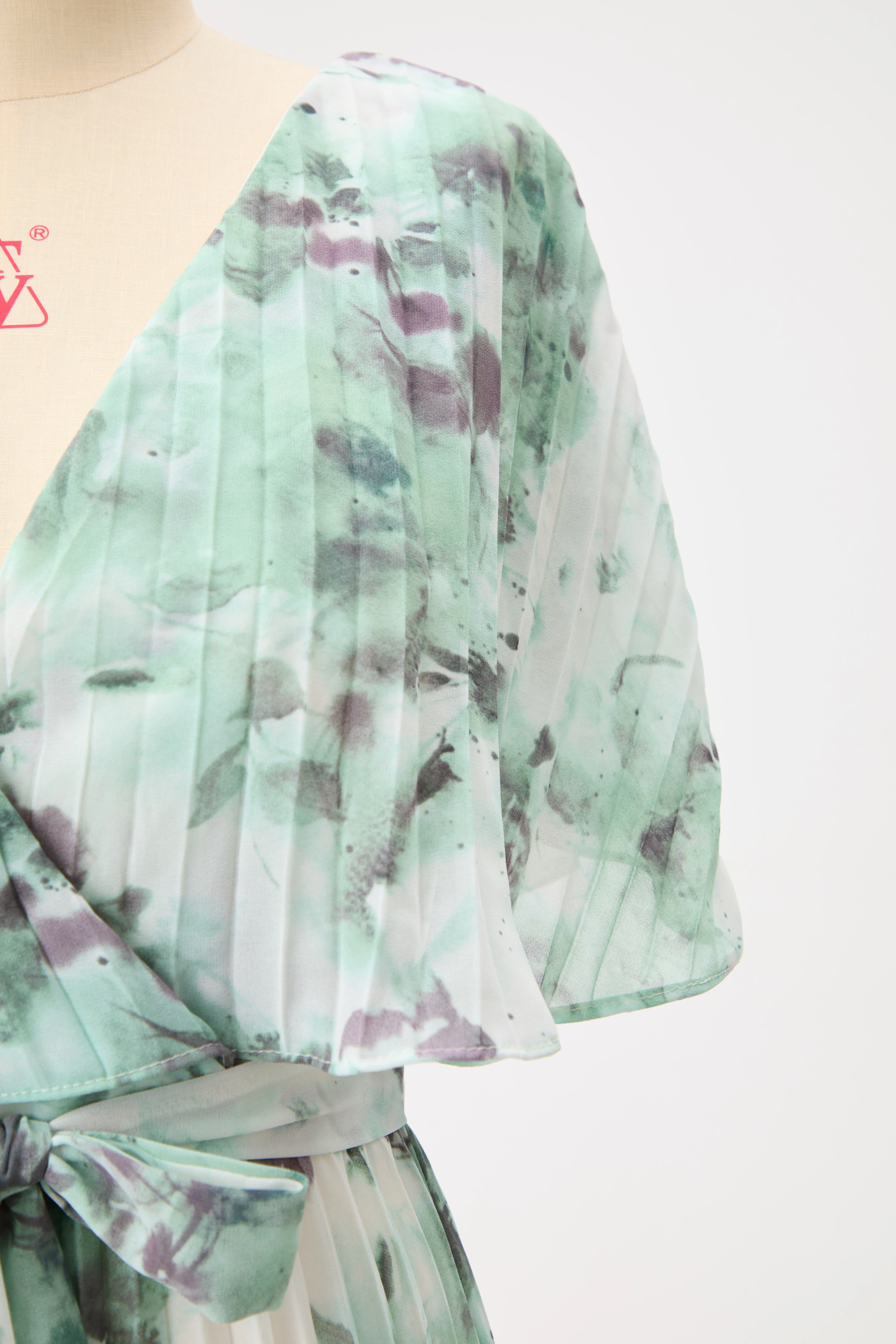 Женское шифоновое платье с V-образным вырезом длинным рукавом