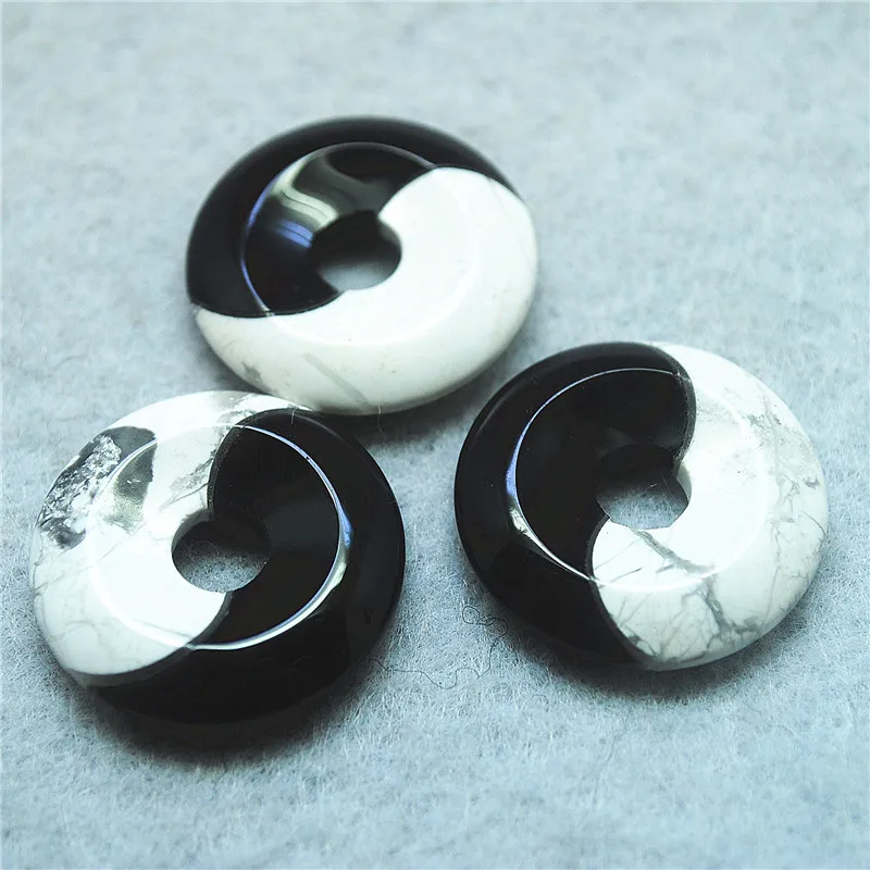 

2PCS Fashion Women's Lovely Pendants Taichi Shape Donuts White Turquoise With Black Obbistan Jasper 25MM DIY Jewelry Accessories