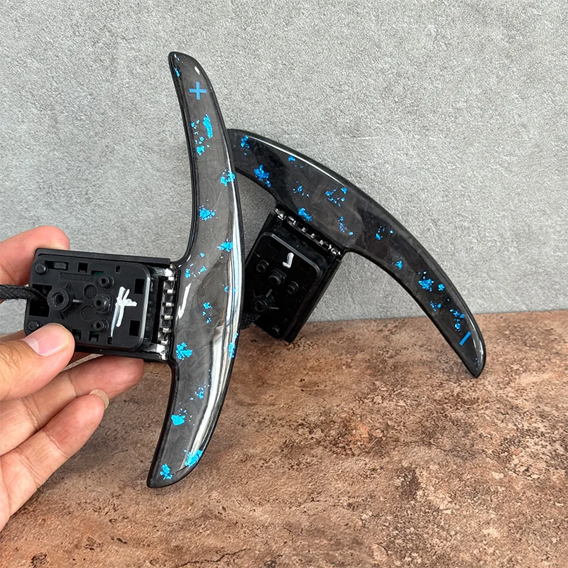 

Кованый карбоновый материал для BMW M-Series F80 F82 F10 F06 F12 F13 F15 F16, доступный в различных цветах.