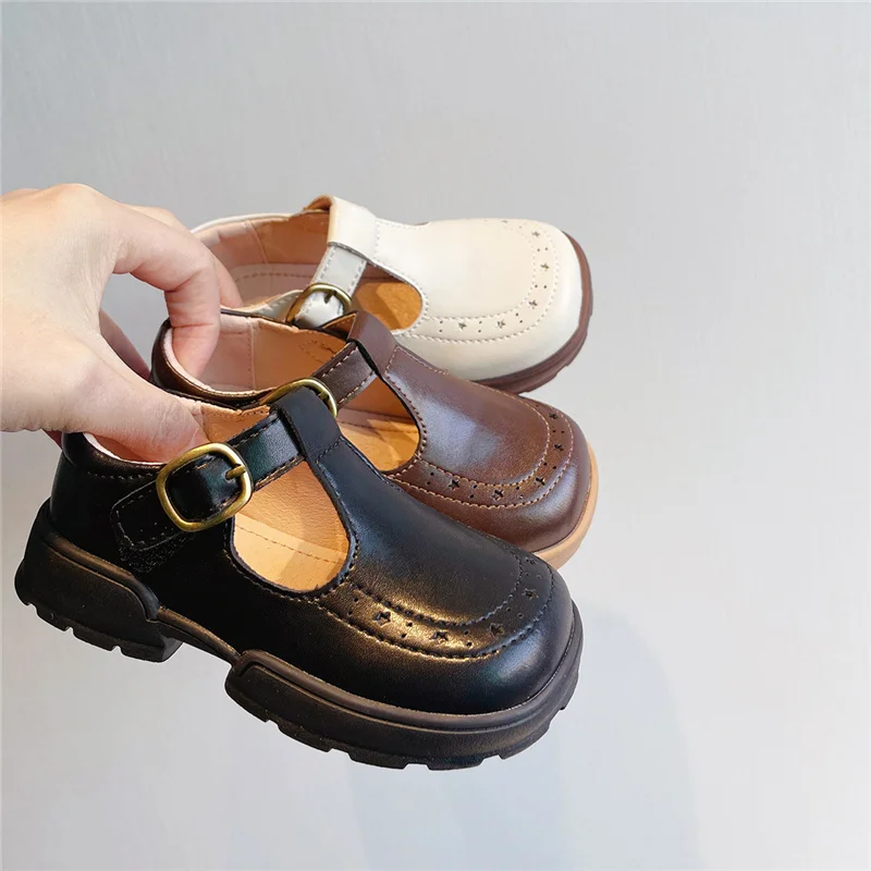 

2022, детская повседневная кожаная обувь, обувь для маленьких девочек, с Т-образным ремешком, на толстой подошве, с отверстиями, с широким носк...