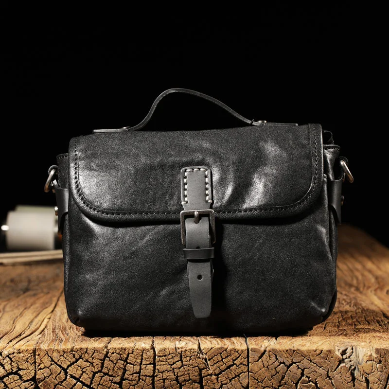 

AETOO Head leather men's mini bag, leather one-shoulder slant edifer bag, retro casual soft leather mobile phone bag vertical