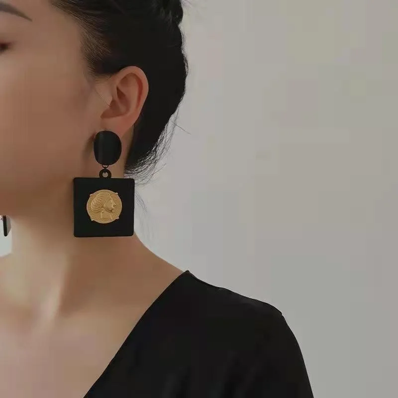 

Atmospheric exaggeration black nightclub punk Earrings square earrings earrings female Pendant Earrings Bohemian jewelry gifts