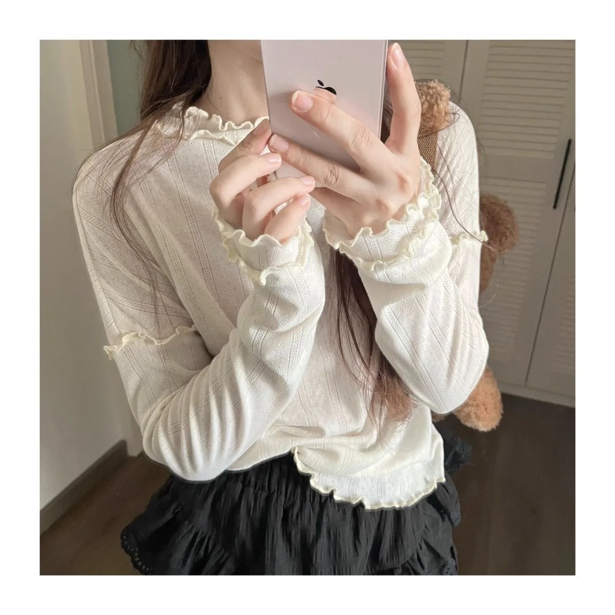 

Leisure Round Neck With A Base Shirt 2023 New Female Autumn And Winter Wooden Ear Lace Collar Fashion Thin Long-Sleeved Slim Top